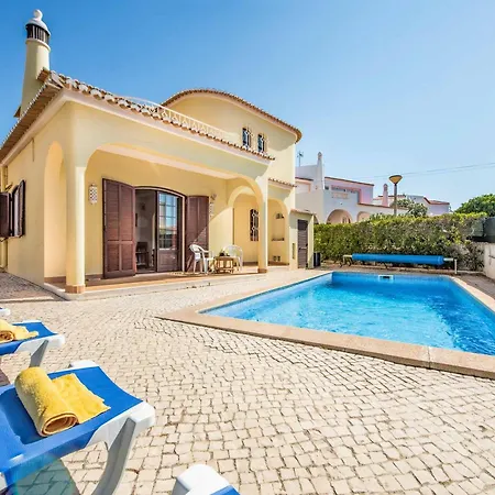Pardal Villa *