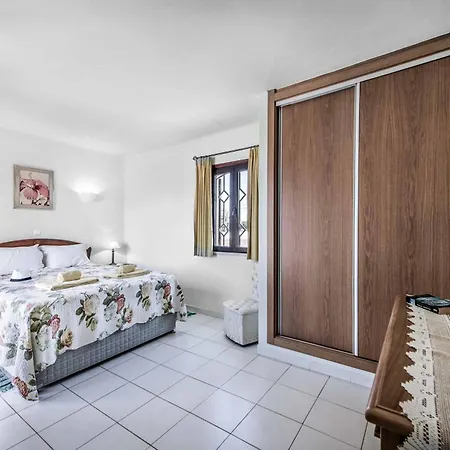 Pardal Villa *